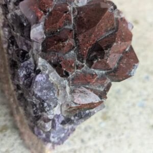 Red-cap amethyst 180 g, 9.5 x 7 x 6 cm