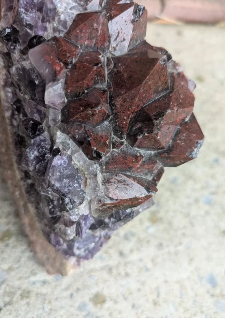 Red-cap amethyst 180 g, 9.5 x 7 x 6 cm